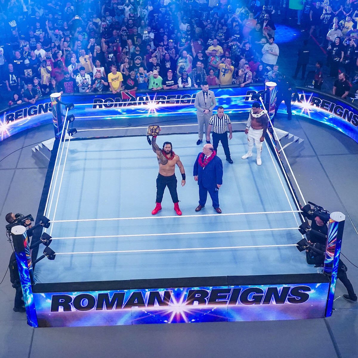 RomanBestPhoto2's tweet photo. WWE #SummerSlam photos via https://t.co/p30W255IT2 (sorry for being late) 
#RomanReigns #PaulHeyman #JeyUso #JimmyUso #SoloSikoa #TheBloodline #WWE #WWESummerSlam #TribalCombat #TribalChief #RomanvsJey https://t.co/SqKAdQpHMA