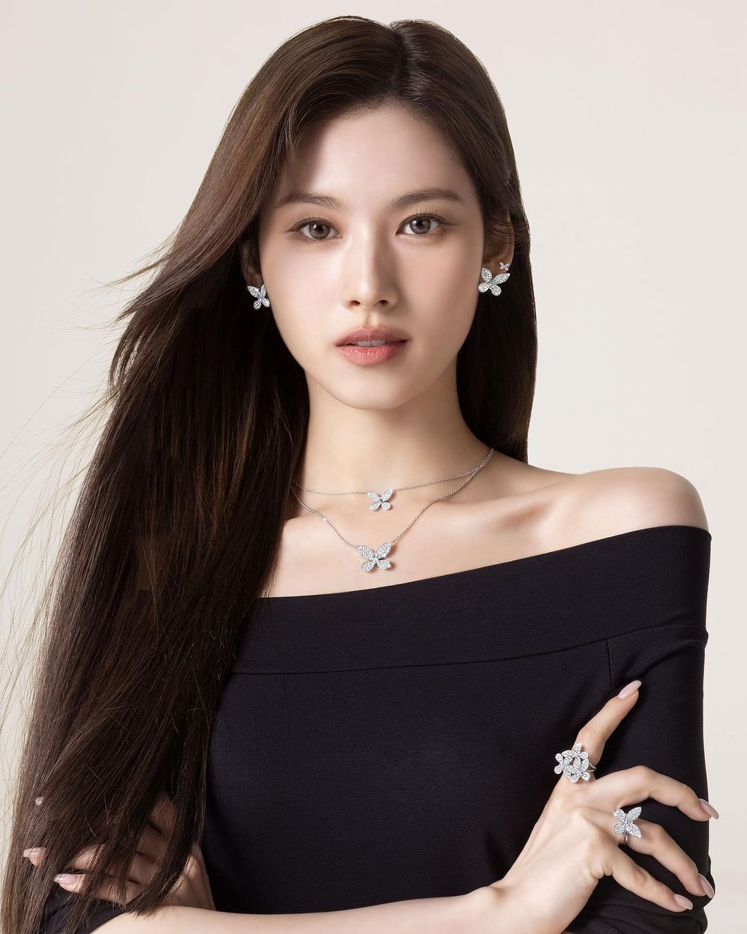 LOVEMBER☆TWICEサナ.モモ着用 [silver 925] Endless N TWICE SANA X GRAFF TWICE Sana wearing a 205-carat diamond on