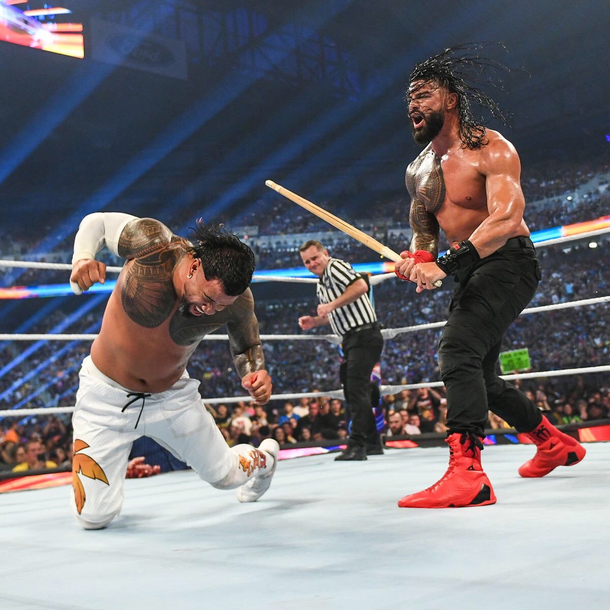RomanBestPhoto2's tweet photo. WWE #SummerSlam photos via https://t.co/p30W255IT2
#RomanReigns #PaulHeyman #JeyUso #JimmyUso #SoloSikoa #TheBloodline #WWE #WWESummerSlam #TribalCombat #TribalChief #RomanvsJey https://t.co/T4q2q7Cn05