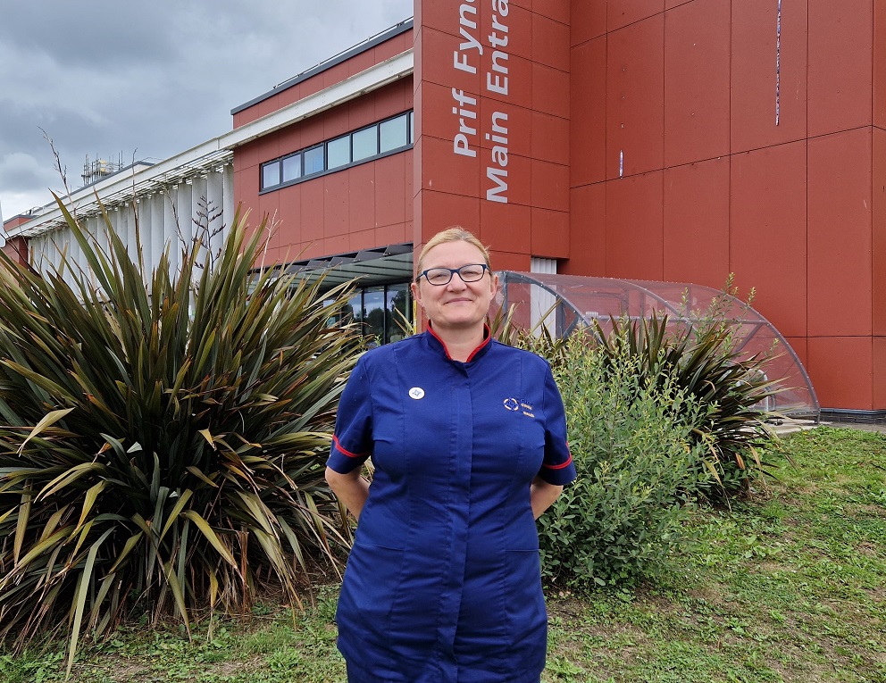 Swansea Bay NHS (@swanseabaynhs) on Twitter photo A <a href="/SwanseabayNHS/">Swansea Bay NHS</a> nurse who overcame the odds to take up her dream career is being fast-tracked to becoming a leader of the future whilst helping reverse the trend of others quitting her profession. Story here sbuhb.nhs.wales/news/swansea-b… A <a href="/SwanseabayNHS/">Swansea Bay NHS</a> nurse who overcame the odds to take up her dream career is being fast-tracked to becoming a leader of the future whilst helping reverse the trend of others quitting her profession. Story here sbuhb.nhs.wales/news/swansea-b…