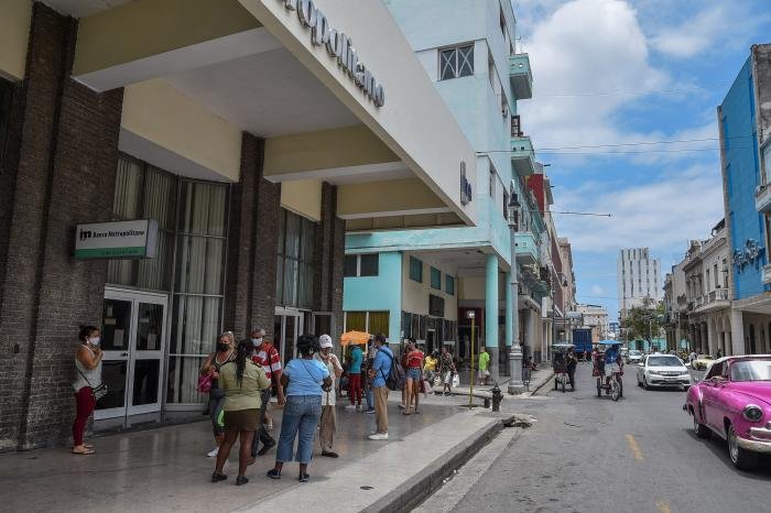 No se elimina el efectivo, se crean otras posibilidades.
Hay que empoderar al pueblo, brindándole cada vez más posibilidades de uso de los medios electrónicos de pago y explicándole sus beneficios. #Cuba