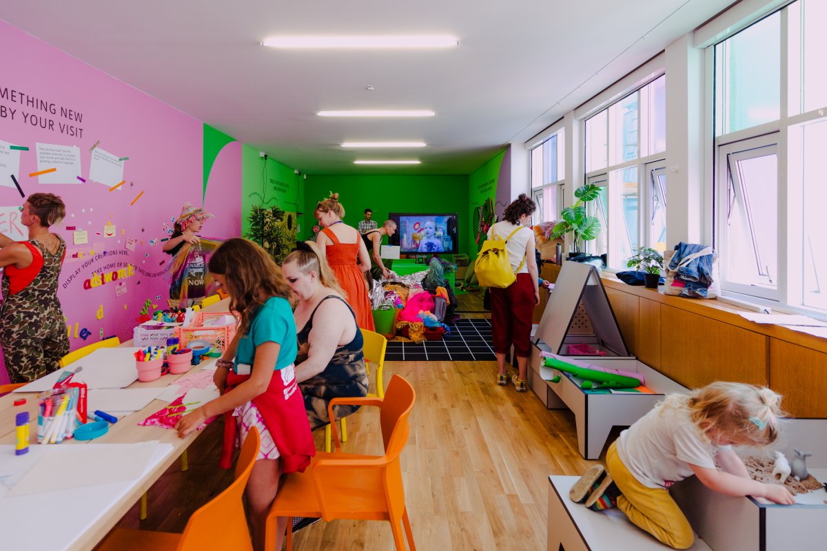 Tate's tweet photo. Pop into our #PlayStudio at #TateBritain - a space for families to make and create in the galleries. 🔴✂️🎤 Featuring a sound wall, sculptural costumes, and sensory play, it's FREE and open every day of the holidays!

See you in the galleries soon. https://t.co/tCOSAnSI7w https://t.co/Jf7u2CjFDz