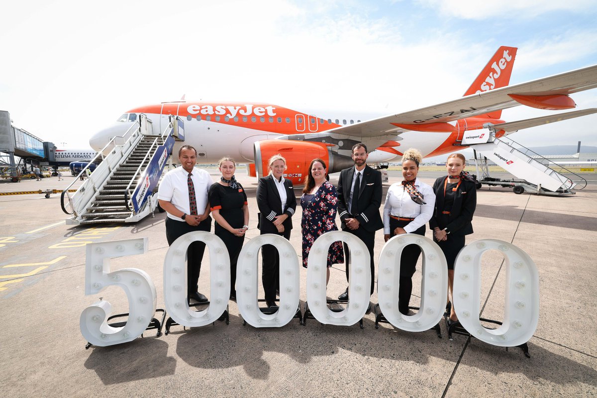 BELFASTCITY_AIR's tweet photo. We recently celebrated a momentous milestone with our airline partner @easyJet, who has flown over 500,000 passengers to six destinations since commencing flights from Belfast City Airport in 2021.

Here's to the next 500,000! 🧡

#aviation #travel https://t.co/bnQePlEqM1