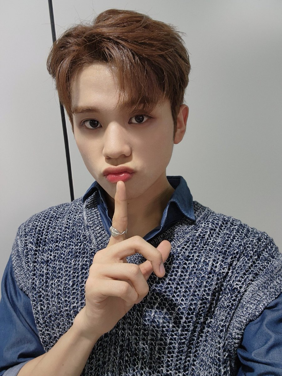 invincifam's tweet photo. It's giving mayaman pero cute na eredero na amoy baby powder at tambay ng BGC 😍💙

#HORI7ON_VINCI #VINCI #빈치 https://t.co/6k1XTU5TCN