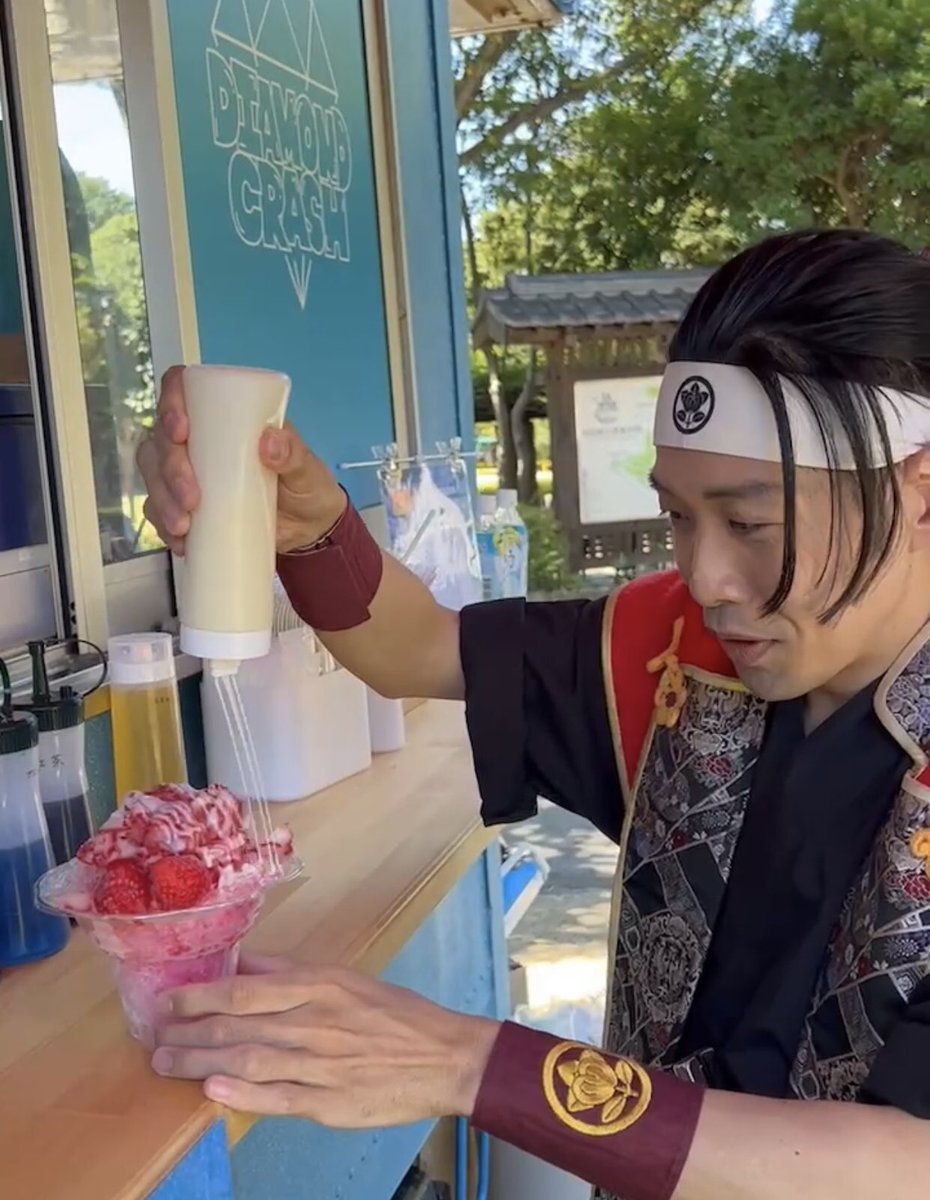 HAMA_tokugawa's tweet photo. 忠勝じゃ❗️
先日、浜松城公園にて「DIAMONDCRASH」殿のかき氷を食しましたぞ‼️
儂、パイナップル🍍
直政、苺🍓
守綱殿、マンゴー🥭
大盛りでガッツリ系かき氷‼️
大満足じゃ‼️
#かき氷
#DIAMONDCRASH 殿
https://t.co/5gggF7FwtA https://t.co/eeukHRzIdQ