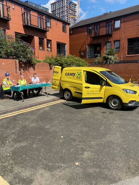 MCCCityCentre's tweet photo. We're on Oak Street today until 3.30pm.
We have bike 🚲 repairs with Bee Pedal Ready, crafts with @ManchesterCraft . @CaseyCompanies  to speak to you on road hazards 🚗 @changegrowlive can speak to you on giving up smoking. https://t.co/08s8yETD0H
