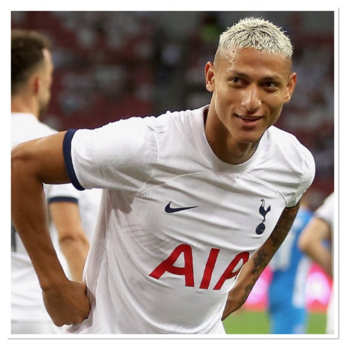 Lee McQueen tweet media