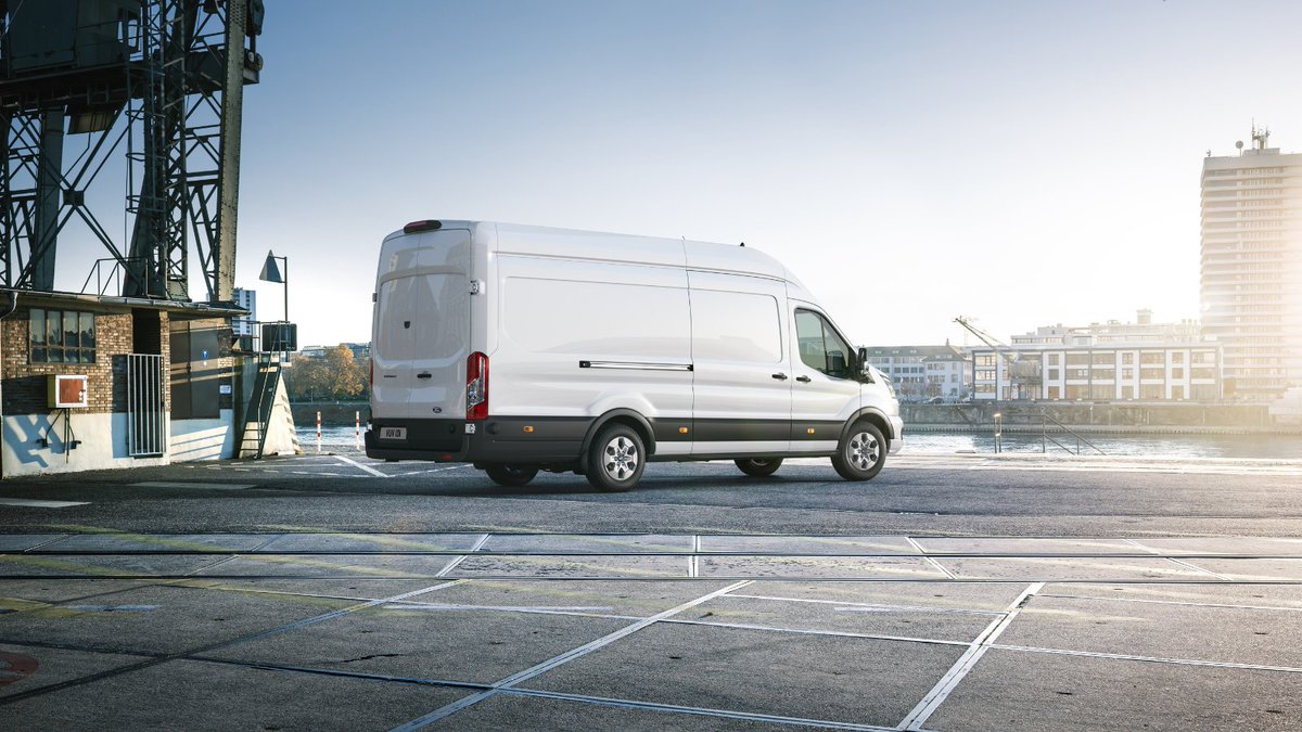 FordDanmark_'s tweet photo. Ford Pro accelererer teknologien i #FordTransit og #FordETransit fra 2024 med opdaterede funktioner såsom: 

5G forbindelse som standard

Ford Power-up trådløse opdateringer

12” touchscreen

Mulighed for Delivery Assist

Læs mere på vores blog.

#FordPro https://t.co/v2TNG3lJHb