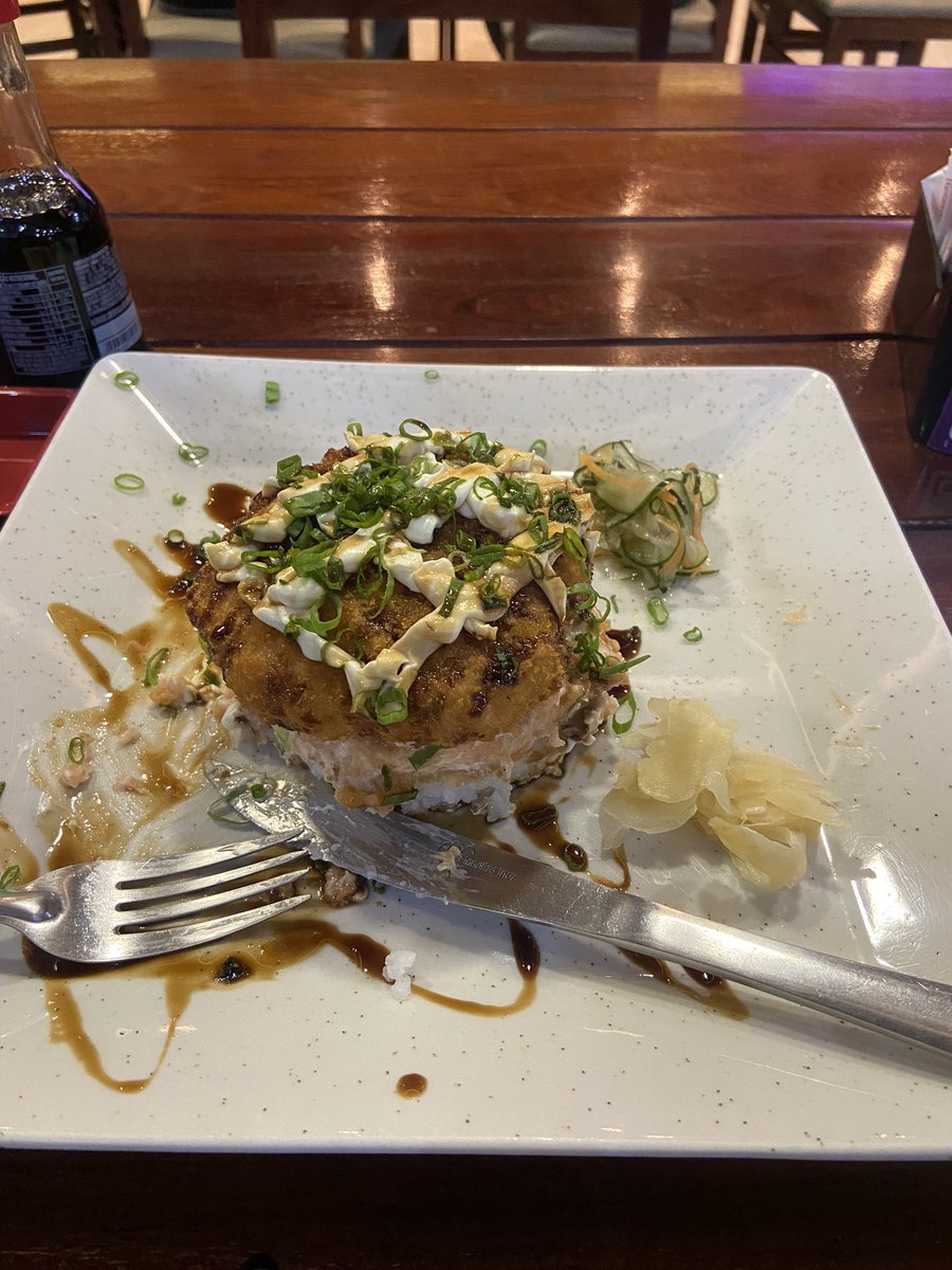 _tamnakeller's tweet image. que hamburguinho bom