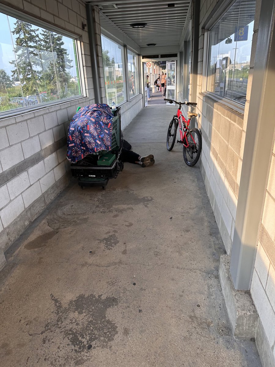 jimdabir's tweet photo. @Metrolinx @GOtransit 
Appleby https://t.co/zqwc5d4Y9K