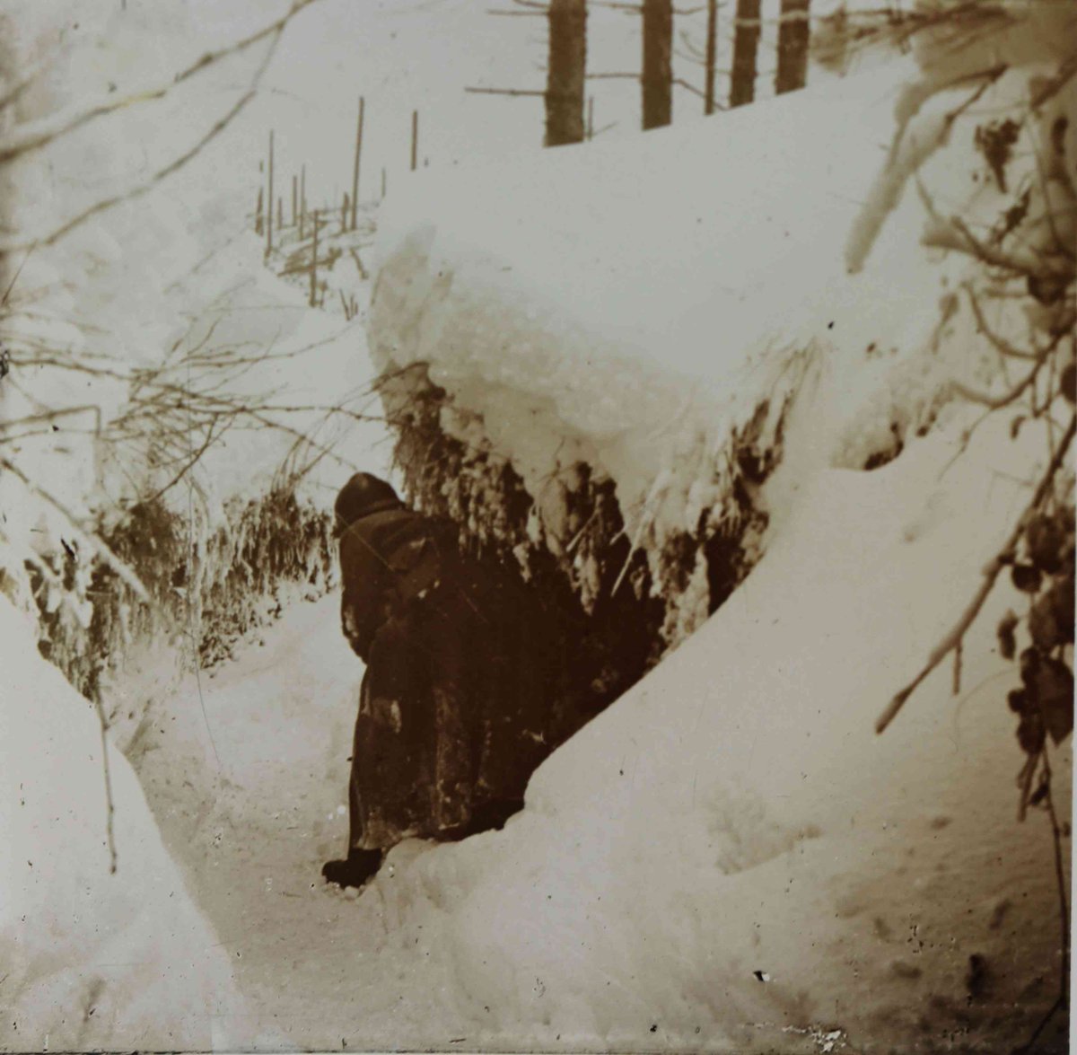 @carlosdycer HWK isn't really my thing, but it's worth bearing in mind that in the Vosges 1m of snow on top isn't unlikely. I have cards from men elsewhere in the Vosges which mention this. (My glass slide.  Labelled Vosges Boyau)