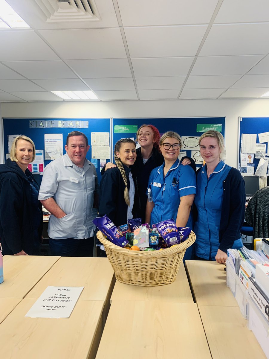 Here’s some of our Pendle West team with a basket of goodies kindly gifted from a patient’s family who wanted to show their thanks for the excellent care their relative received at the end of their life 💙 @ELHT_EOLB_TEAM @Cicdivision @ELHT_NHS