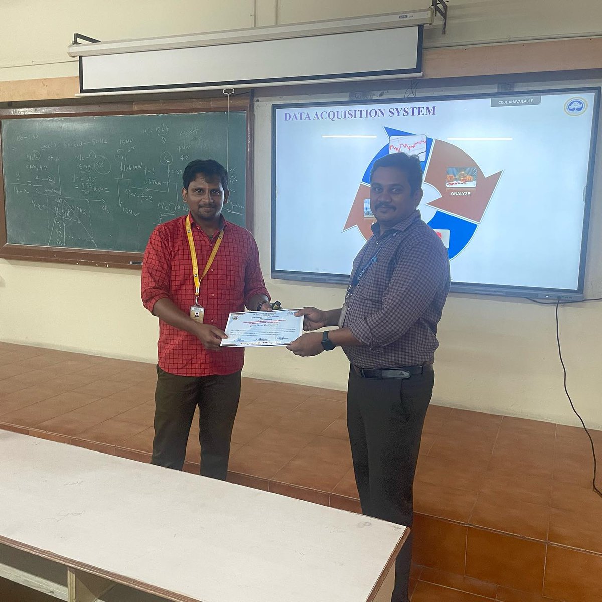 RahulkumarJKB's tweet photo. #srmuniversity #srmpower #srminstituteofscienceandtechnology #srmchennai #srmpotheri Presented session for Workshop on “Art of Real-Time Data Acquisition for Electrical and Electronics Engineering” organized by SRM IST   “DAS using Cost Effective MC for Renewable Application” https://t.co/IqsGoNwUuZ
