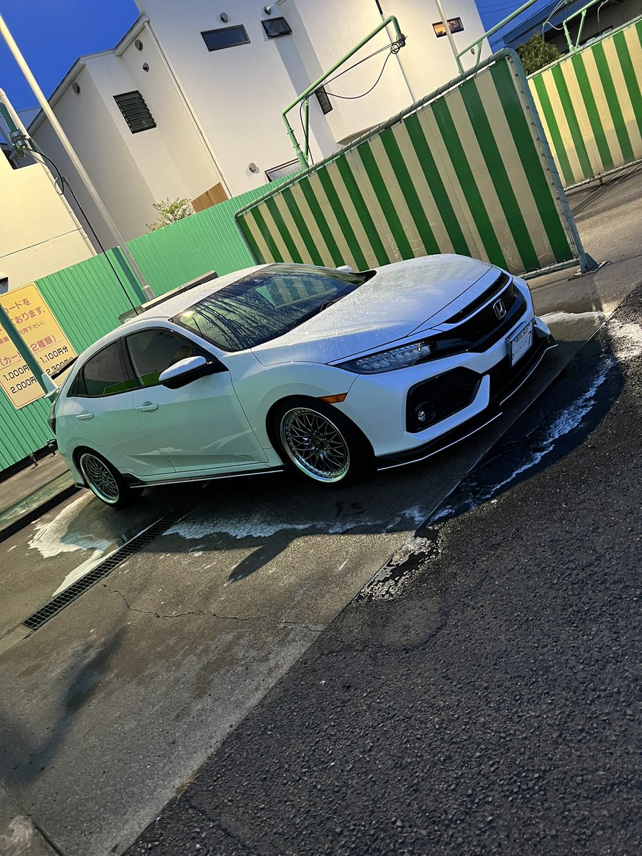 洗車〜♪🫧
明日集まりあるらしいけん、とりあえずピカピカにしとこう笑✨