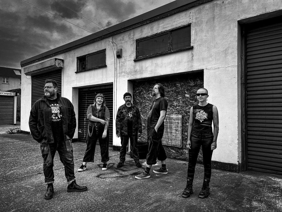 Heads up people, new look line up in full effect! From left to right -

Mat / Ame / Mawgan / Marty / Hans 

Coming at ya this Saturday live at The Crumb! 💀

fb.me/e/13MIdHOOS