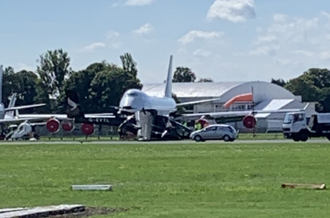 penandpaper1989's tweet photo. Bad news from
@VerticalAero
at Cotswold Airport, where - according to an airfield source - the VX4 #evtol has crashed from approximately 20ft during an unmanned inflight shutdown as part of its ongoing testing programme. Significant structural damage shown in the image below: https://t.co/C6OJzRVYAk