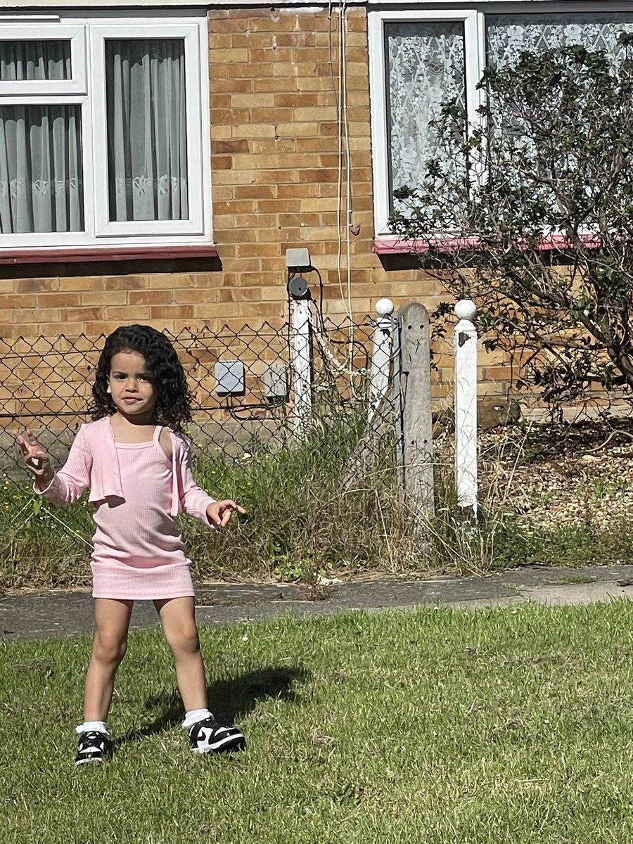 SophiieeWood's tweet image. #kidsmodeling #model #scout #London