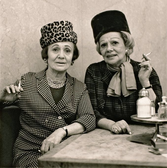 womensart1's tweet photo. US photographer Diane Arbus,
Two Ladies at the Automat, NYC,1966
 #WomensArt 
#Wednesday https://t.co/J9XqoldZSG