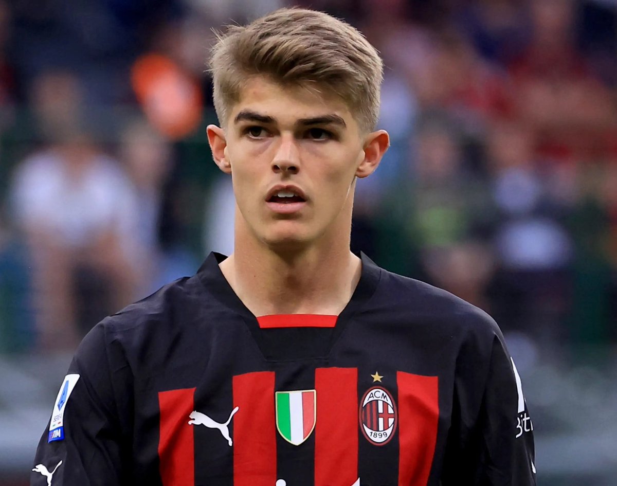 ACMilanInsideit's tweet photo. 🚨 Situazione #DeKetelaere:
Dopo l'incontro a Zingonia di ieri mattina, l'agente di De Ketelaere (#DeMul) è partito. Le parti (agente e #Atalanta, siccome col #Milan è tutto accordato) restano in contatto telefonico costante in queste ore per trovare un accordo. 🤔🇧🇪
via @LucaBendoni
#acmilan #acmilaninside #rossoneri #weareacmilan