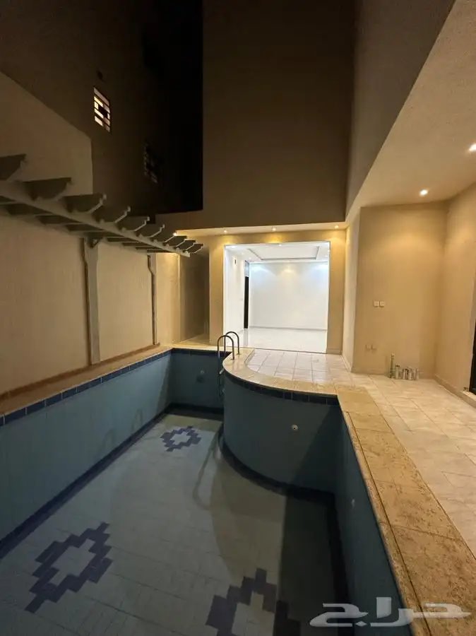 madmun22's tweet photo. #امر_ملكي مضمون لادارة الاملاك والتسويق العقاري يقدم لكم فيلا للايجار 🏠 الموقع الرياض حي الرمال( تفاصيل الفيلا  )شارع 15 م ♻️ العقار جديد مساحة فيلا 347 متر ✅ عبارة عن ثلاث ادوار ومداخل سيارة ومشب خارجي ومسبح خارجي ومساحة جلسة خارجيه وخمس غرف وصالتين مفتوحة وخمس دورات مياه  ✔️ https://t.co/9HmMn10zlh