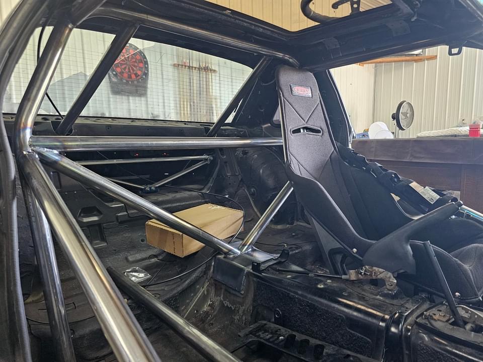 SWRACECARS's tweet photo. Thanks for choosing to be #swequipped, David Zicari. Dave is very pleased with his S&amp;W roll cage, which was installed by Peter Boudrias, Race safe, fast and keep up the great work! #customerappreciation #rollcage https://t.co/LBBqmDA7Y4