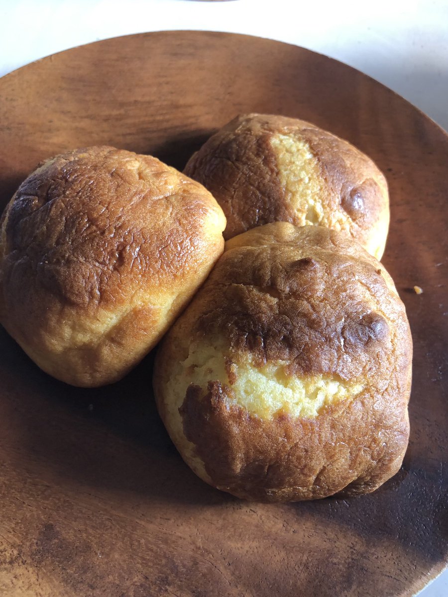 私の好きなパンの一つ「甘食」。
青森のパン屋さんでは普通に売ってるのに盛岡では見かけません。
どなたか盛岡近辺で売ってるとこ知りません？？