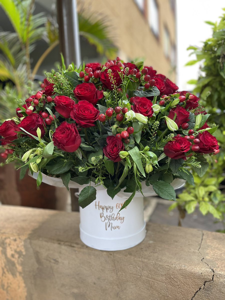 ulagifting's tweet photo. Surprise Mum with a special box of flowers 🌺 

Order here: https://t.co/wCSsZhkSxT https://t.co/FVmH9p2JFt
