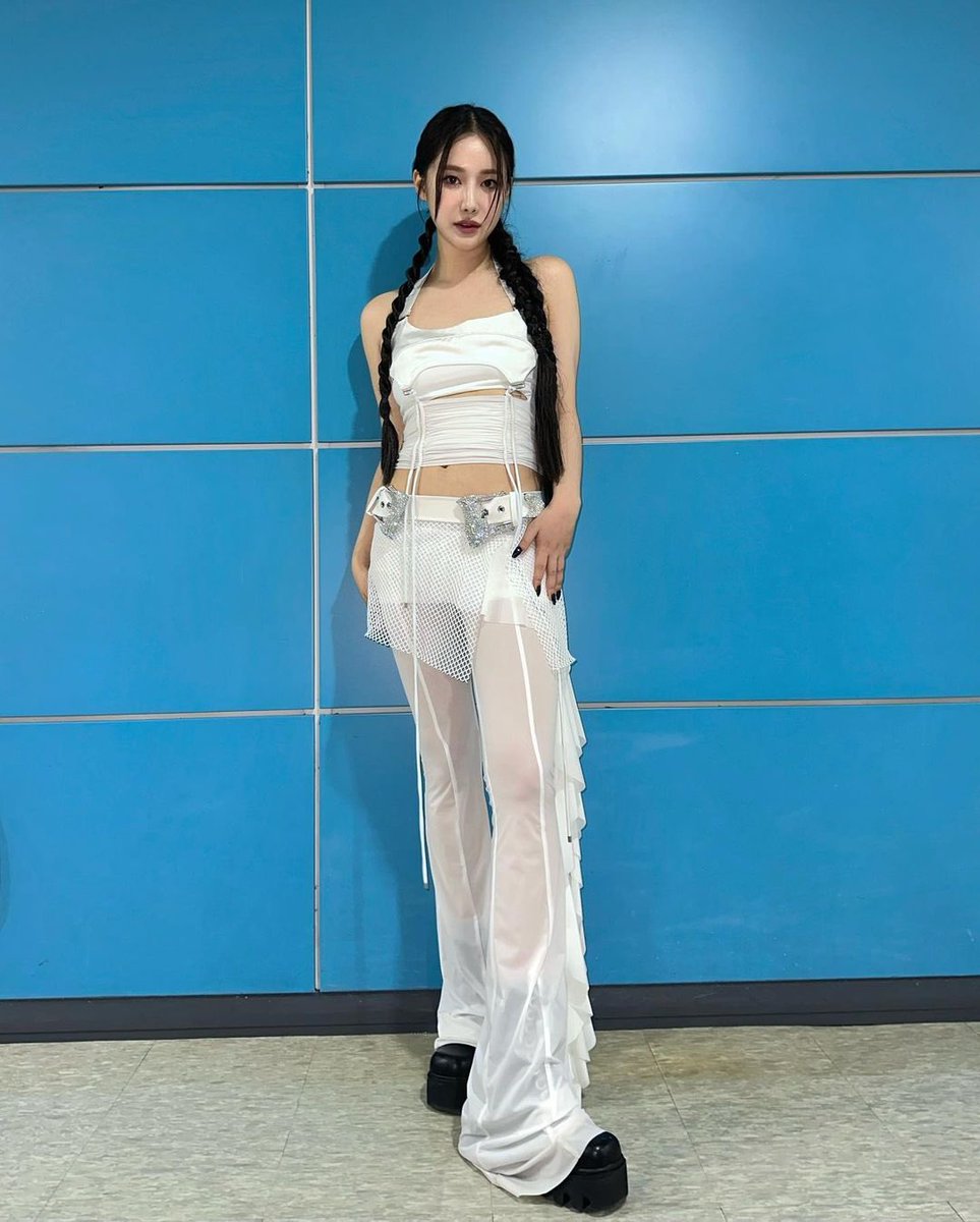 _bbgirls's tweet photo. MINYOUNG INSTAGRAM UPDATE

captioned: 👩🏻‍🦱

#bbgirls #minyoung #BRAVEGIRLSREDEBUT #ApplePay  #kpop #kpoptwt https://t.co/izCYj2cate