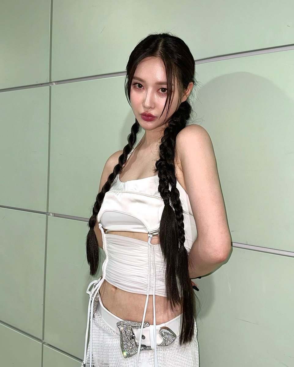 _bbgirls's tweet photo. MINYOUNG INSTAGRAM UPDATE

captioned: 👩🏻‍🦱

#bbgirls #minyoung #BRAVEGIRLSREDEBUT #ApplePay  #kpop #kpoptwt https://t.co/izCYj2cate