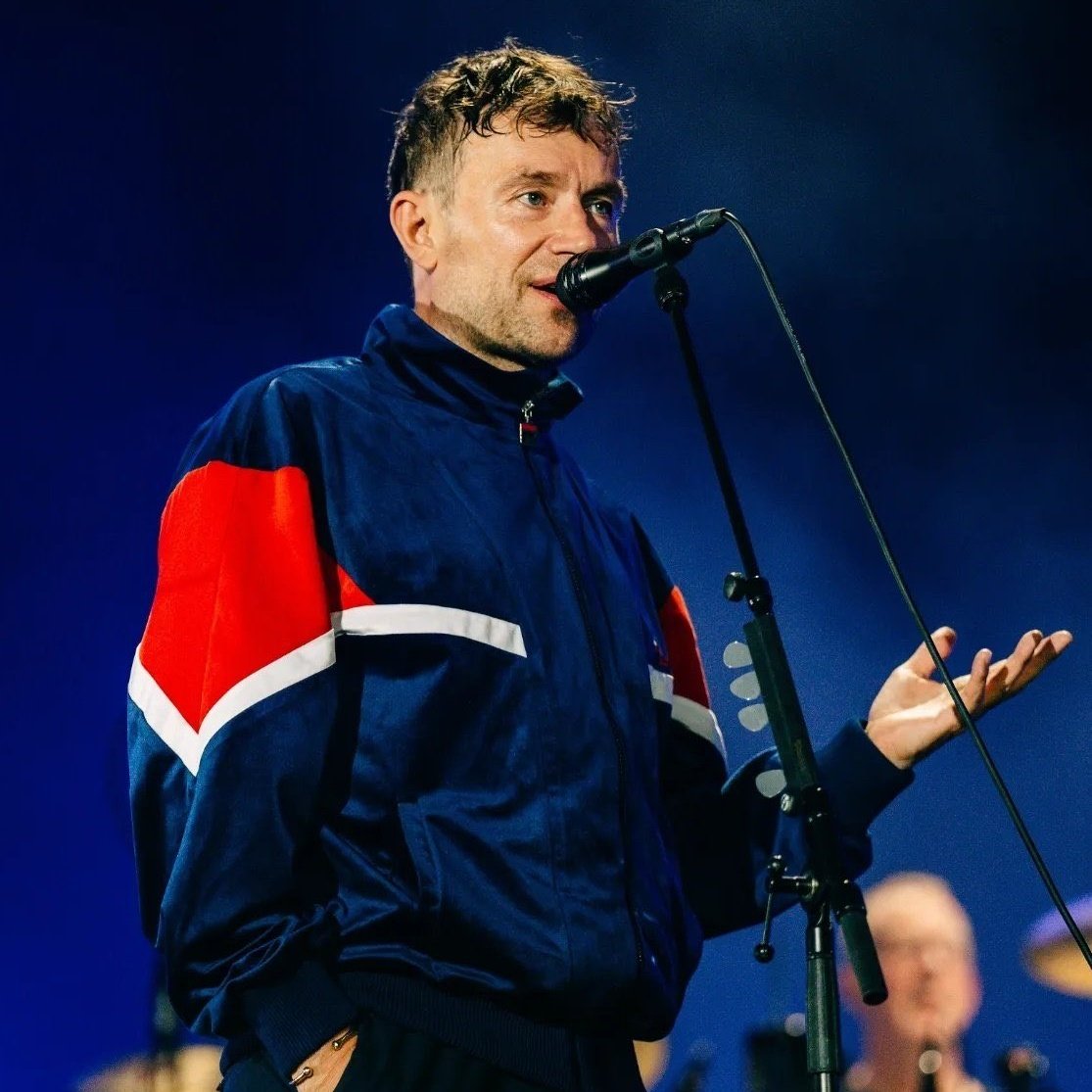 Ik ben nog altijd aan het twijfelen wat het beste was: het machtige optreden van Blur zelf of de machtige Fila-trainingsvest van Damon Albarn uit de videoclip van ´Girls and boys´. #LF23