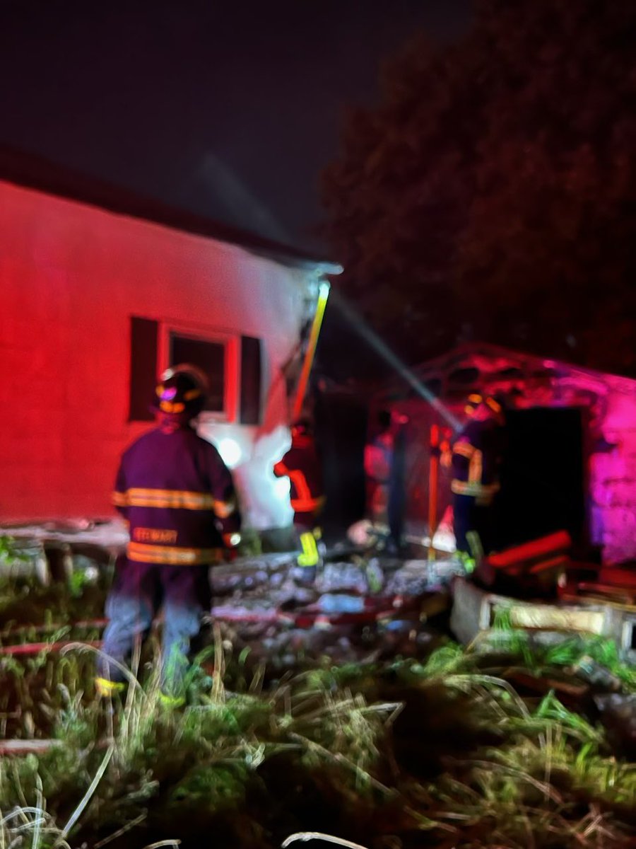 WoodstockFireDe's tweet photo. Early morning shed and house fire on Beards Lane - no injuries! Investigator on scene to determine origin & cause. #DShift #24/7 https://t.co/LOzTgcxBBb