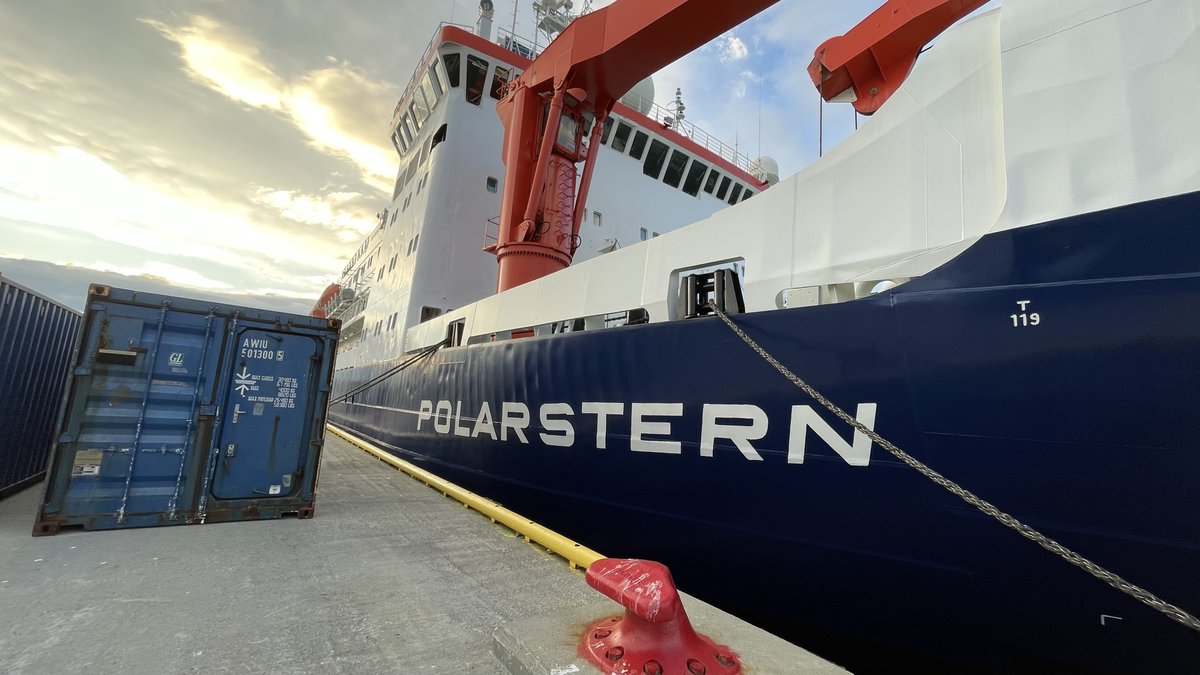 KASNordics's tweet photo. @KASNordics was on board the polar research vessel "Polarstern" @AWI_Media, checking in with KAS Fellow Antje Boetius before she embarked on her 50th #Arctic expedition.  

Image credits: Tina Flemming, KAS https://t.co/wprQMHdOdk