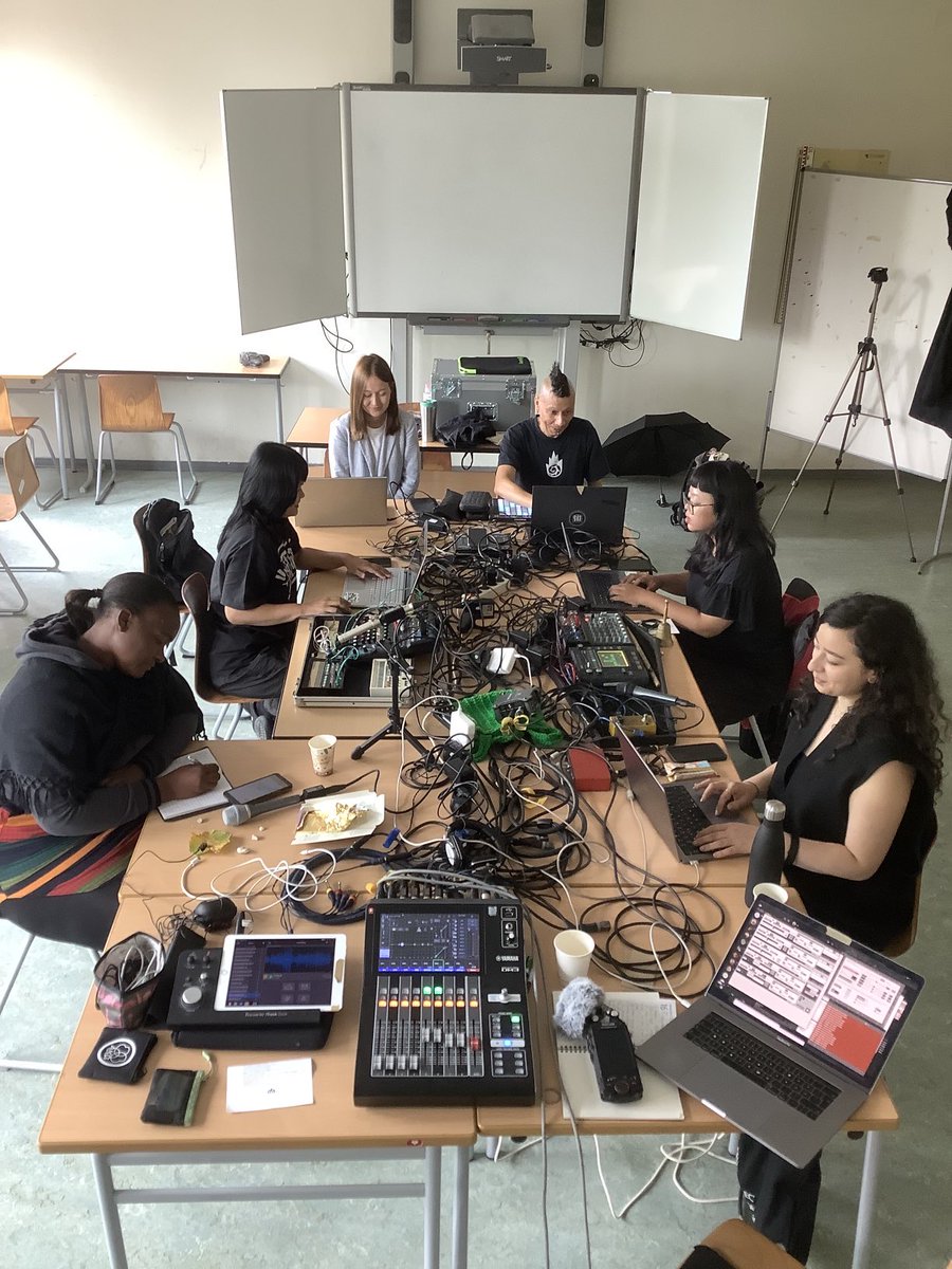 poemproducer's tweet photo. #sonicwritingsoundings on it #darmstadtsummercourse https://t.co/CRQtIIMmGi