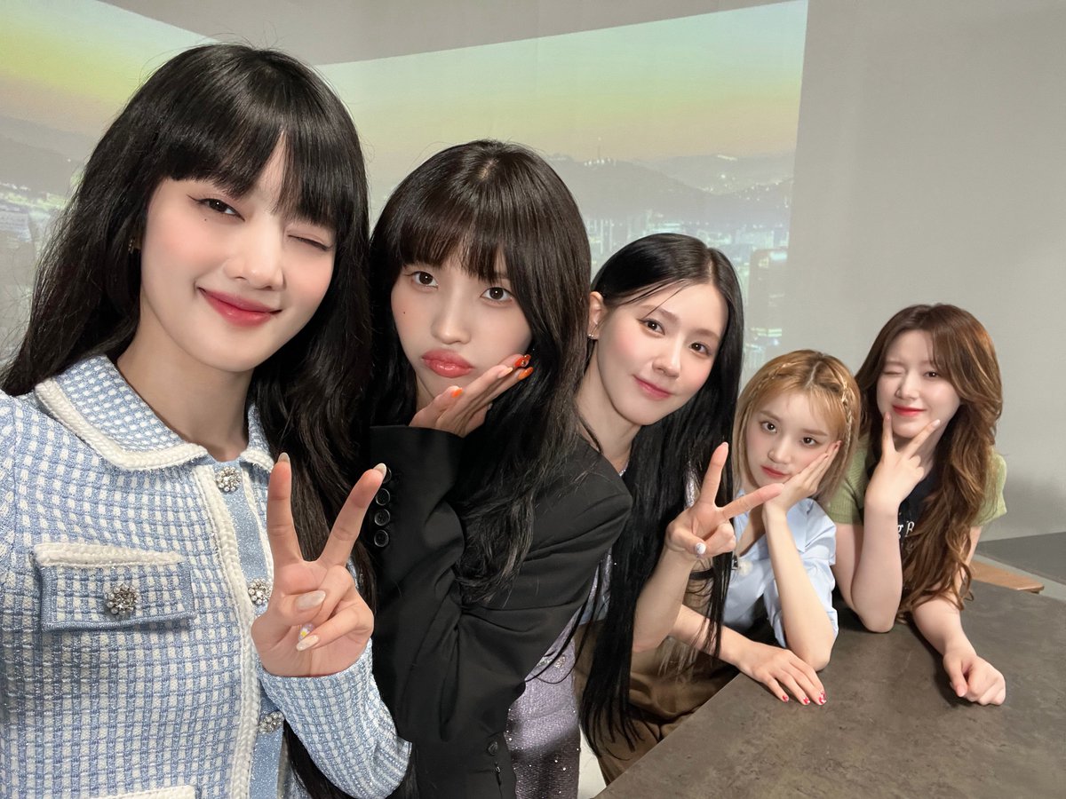 official_i_dle's tweet photo. [📸] #G맘대로아이들 ★특별편성★ (G)I-DLE NEWS

네버랜드를 위해 찾아온 (G)I-DLE NEWS 🎙
월드투어를 떠난 (여자)아이들의 다양한 뉴스를 만나볼 수 있었던 시간 ✈️
다음 주에는 또 어떤 에피소드로 돌아올지, 많은 기대 부탁드립니다!

#여자아이들 #GIDLE
#지맘대로아이들 https://t.co/jdeY1aCAuD