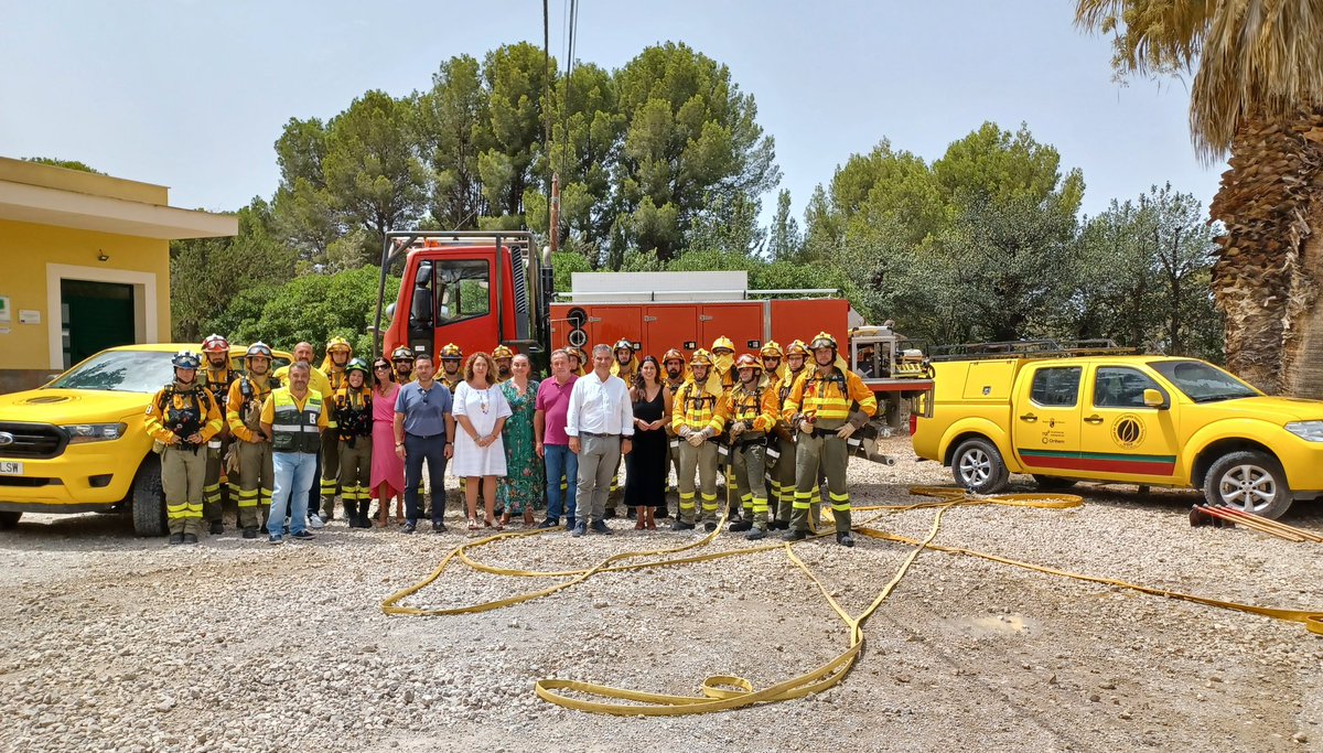 regiondemurcia's tweet photo. 🌳 La Comunidad crea la Brigada de Refuerzo en Incendios Forestales como apoyo en la lucha contra grandes incendios.
 
🚒 La Brimur está compuesta por 12 bomberos forestales y un capataz coordinador.

🔗 https://t.co/oYJqf8VKf9 https://t.co/YcjYys4L2U