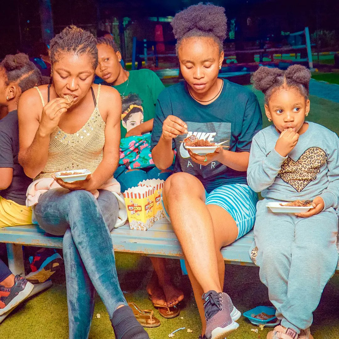 Fitlifenigeria's tweet photo. Spicing up our fitness journey with some tasty barbecue moments at Abuja Fitlife Hangout! 🍢🏋️‍♀️#AbujaFitFam #AbujaFitlife https://t.co/bC9eulpDMx