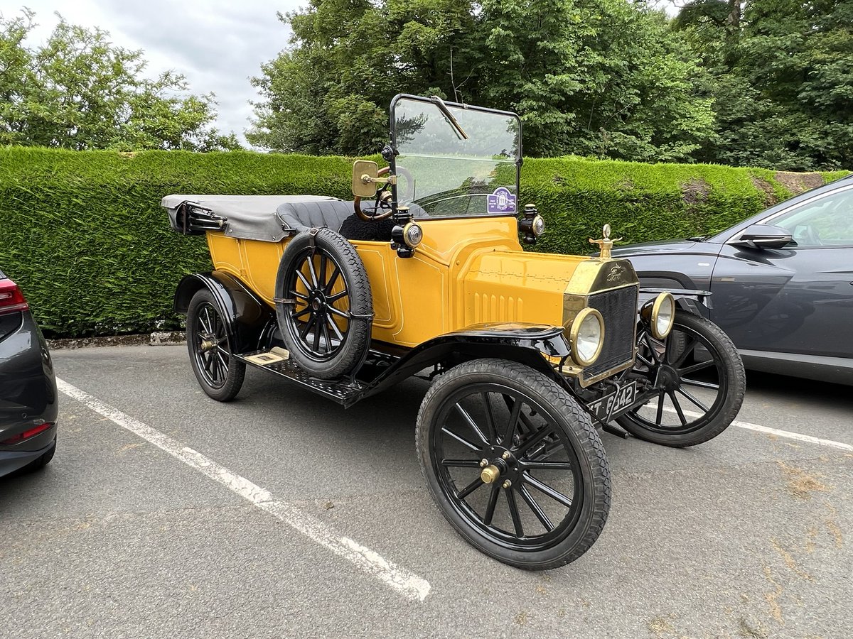 WindermereGolf's tweet photo. Thanks to all 63 members of the Model T Ford Club for stopping by our clubhouse for a coffee & biscuit pit stop during their Lakes & Dales Tour. 🚗 ☕️ ⛰️
#modeltford #lakesanddalestour #golfclub #pitstop #coffee #clubhouse #golf #windermere https://t.co/mBUG4CpJzG