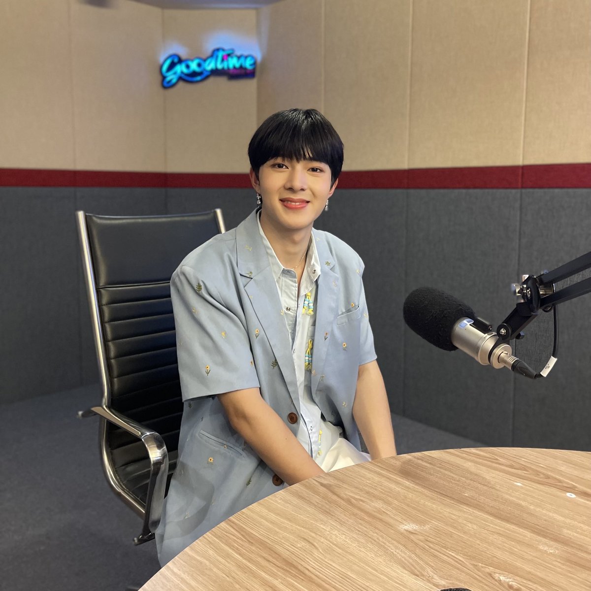 zeenunew91's tweet photo. 울 누뉴도 바쁜 하루를 보냈구나😅
#เที่ยงบันเทิงสดxนุนิว
#GoodtimeradioxNuNew
#NuNew https://t.co/Ub9uf8PE0z