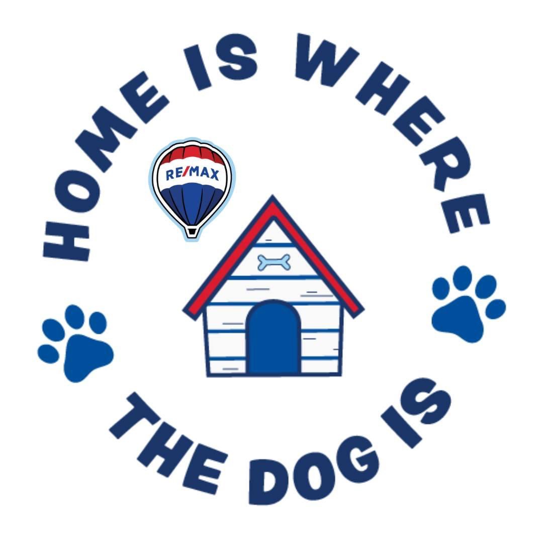 FarmvilleHomes's tweet photo. Home is where the Dog and Cat live. 252-258-1251 for assistance with all your Real Estate needs in Eastern NC. 
#leeandharrellteam #Greenvillenc #Farmvillenc #ECU #Remax #WintervilleNC https://t.co/ca2rUku0QM