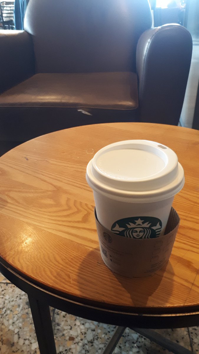 Canı isteyen böş koltuğu doldurabilir. Kahveler benden.anlik cekim Kadıköy starbucks.