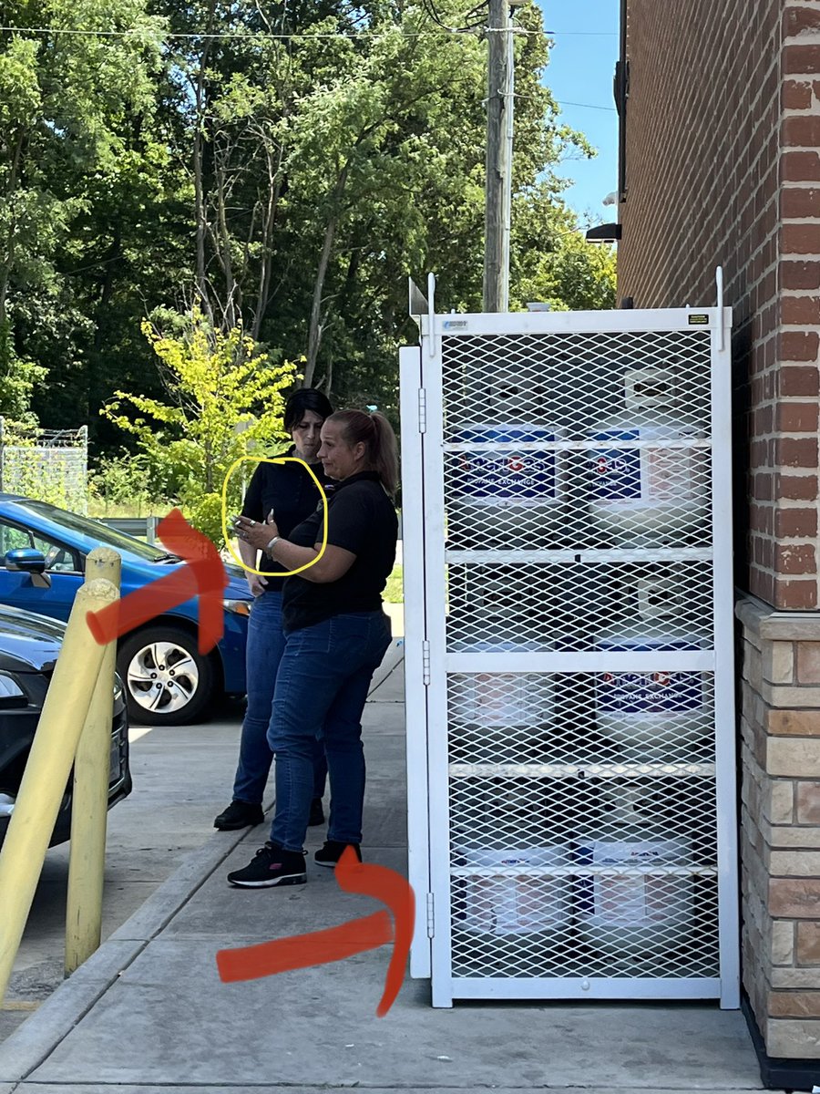 LyCaoRN's tweet photo. This cage has 1-2 dozen full propane tanks. This employee is smoking next to them. I went inside to report it &amp; was told previous employee complained about this “supervisor”, &amp; got fired. So @7eleven - care to explain potentially endangering lives w/this behavior? #7eleven #711 https://t.co/XbQBwS6jfI