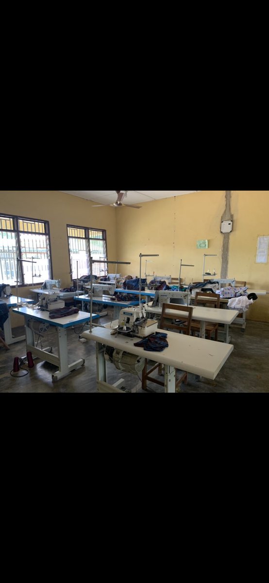 gome8040's tweet photo. QESGhanaInternship-Update:

Thank you @IntNeedsGhana for allowing me to visit the Centre for Entrepreneurship &amp; Evaluation Development (C.E.E.D.) Training young women in fashion design, hospitality management &amp; cosmetology. #QEScholars #lbhrhd @lbhrhd @QEScholars https://t.co/OOLSEZusZo