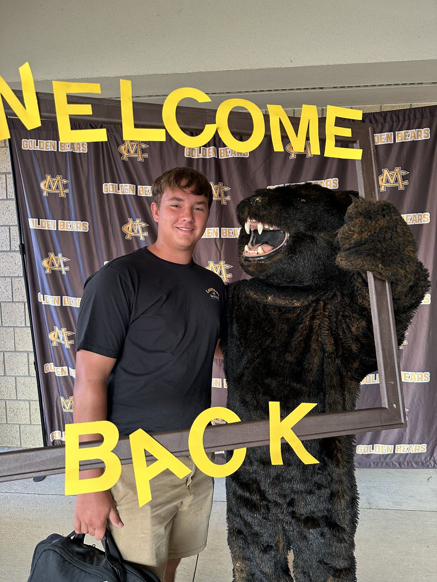Welcome Back Students! 

#GoBears🐻