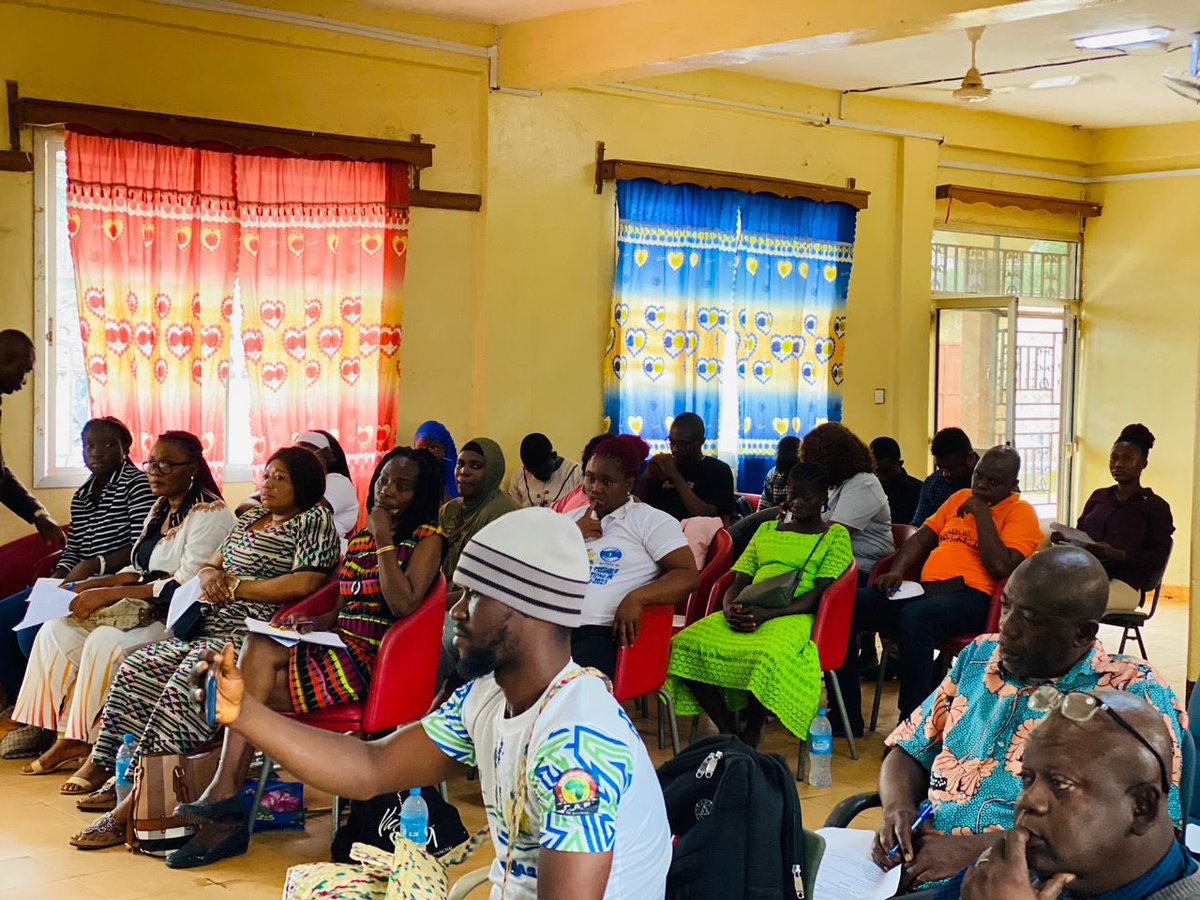 chrdiorg's tweet photo. Promoting Social Cohesion and Peaceful Coexistence in Sierra Leone
With Support from our partner, @OpenSocietyAfr @OpenSociety .
 One of the activities of the Election Conflict Prevention and Mediation Working Group (ECPMG) for the post-election period is to promote social cohesion and national unity dialogue at the community level in Sierra Leone. We seek to promote youth inclusion and civic participation by providing young women and men, religious leaders, traditional leaders, members of the security sector, and community stakeholders with the necessary knowledge and materials to lead the dialogue on national unity and social cohesion in Sierra Leone. As part of our national tour today, we are in Bo City, Bo District. At its heart, social cohesion is based on the voluntary decision of an individual to participate in community life. ECPMG provides a framework that helps community members "get a taste" of cooperative practises, develop a shared vision and strategy, and impact politics and social policies. @ECsalone