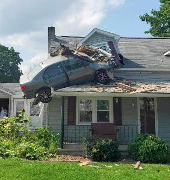 DailyLoud's tweet photo. Car crashes into second floor of Pennsylvania home 👀 https://t.co/aXBw3g5A21