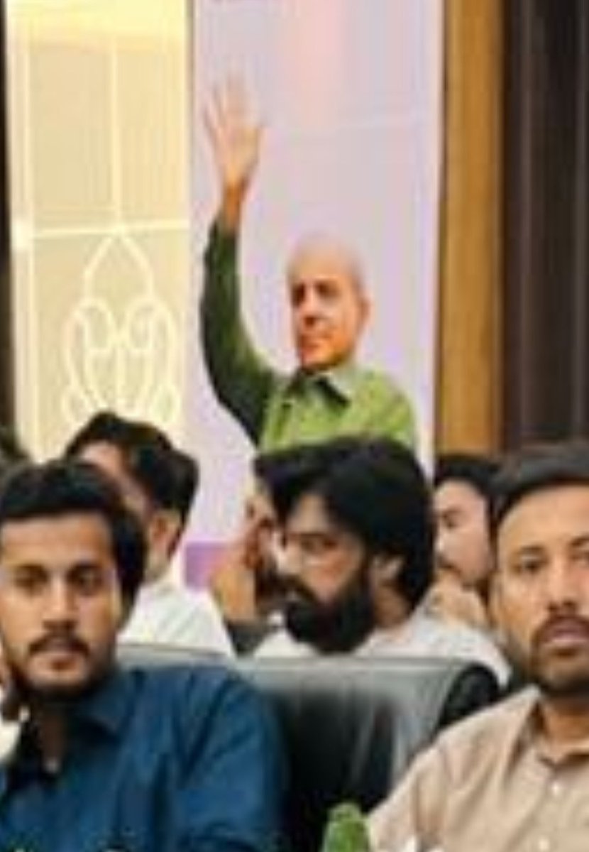 Naveedkhan977's tweet photo. @MaryamNSharif Yeh chawal kia maang raha hain😂😂 https://t.co/qOnLdbqlm4