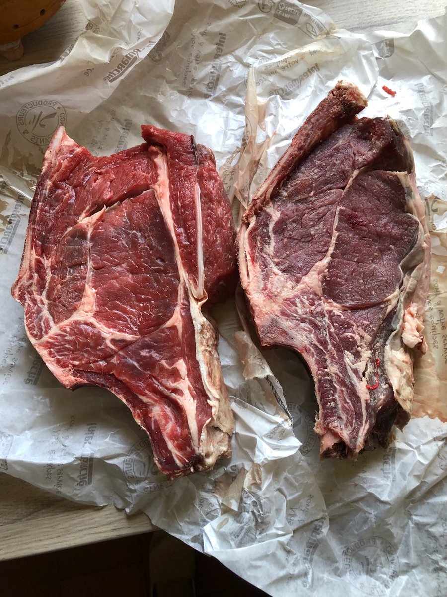 RenierLolo's tweet photo. Voilà l'été, voilà l'été 😎😎😎😋😋😋 #cotesdeboeuf #vacances https://t.co/ssqbg63GoS