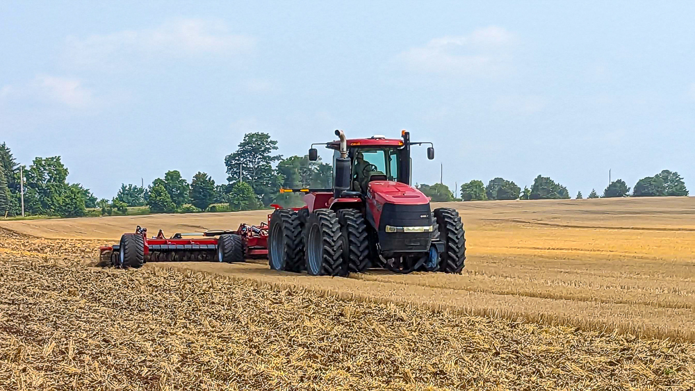 EquipmentOnt's tweet photo. Another Fantastic Demo with this #CaseIH 475 - 31ft Speed Tiller paired up with the Customer's @Case_IH Steiger Tractor.
Contact the #EquipmentOntario Sales Team and schedule your #Tillage23 Equipment demo Today!!
#EODEMO #DemoDay #EquipmentOntarioDemo @caseiheventsON https://t.co/E0opw8kWli