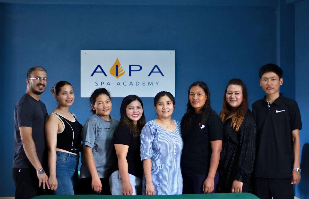 reena_inc's tweet photo. #spalife: I aim to accelerate the growth of spa & wellness enterprises through training.
Congratulations Everyone.
Your enthusiasm and talent open doors.
You are the future of this spa industry.
#spabusiness #spaindustry #spalife #spatraining #Nepal https://t.co/eou79YGvYi