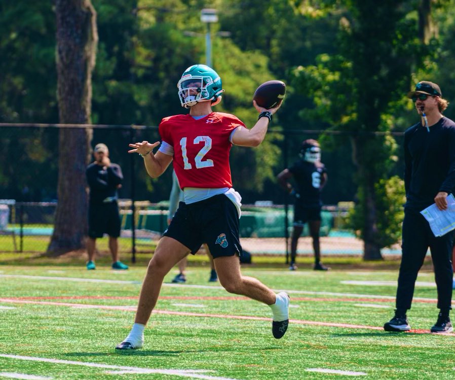 ATTACK EVERYDAY & BE IN THE MOMENT QB Trainee: @BlakeBoda (@CoastalFootball) #BTruQBTraining | #BALLATTHEBEACH | #FAM1LY | #TEALNATION 📖 MATTHEW 6:34 🙏🏼